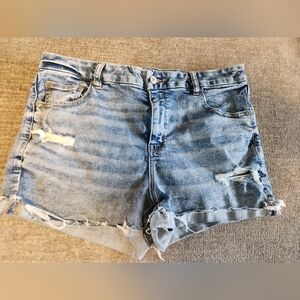 Brand new American Eagle High Rise shortie.